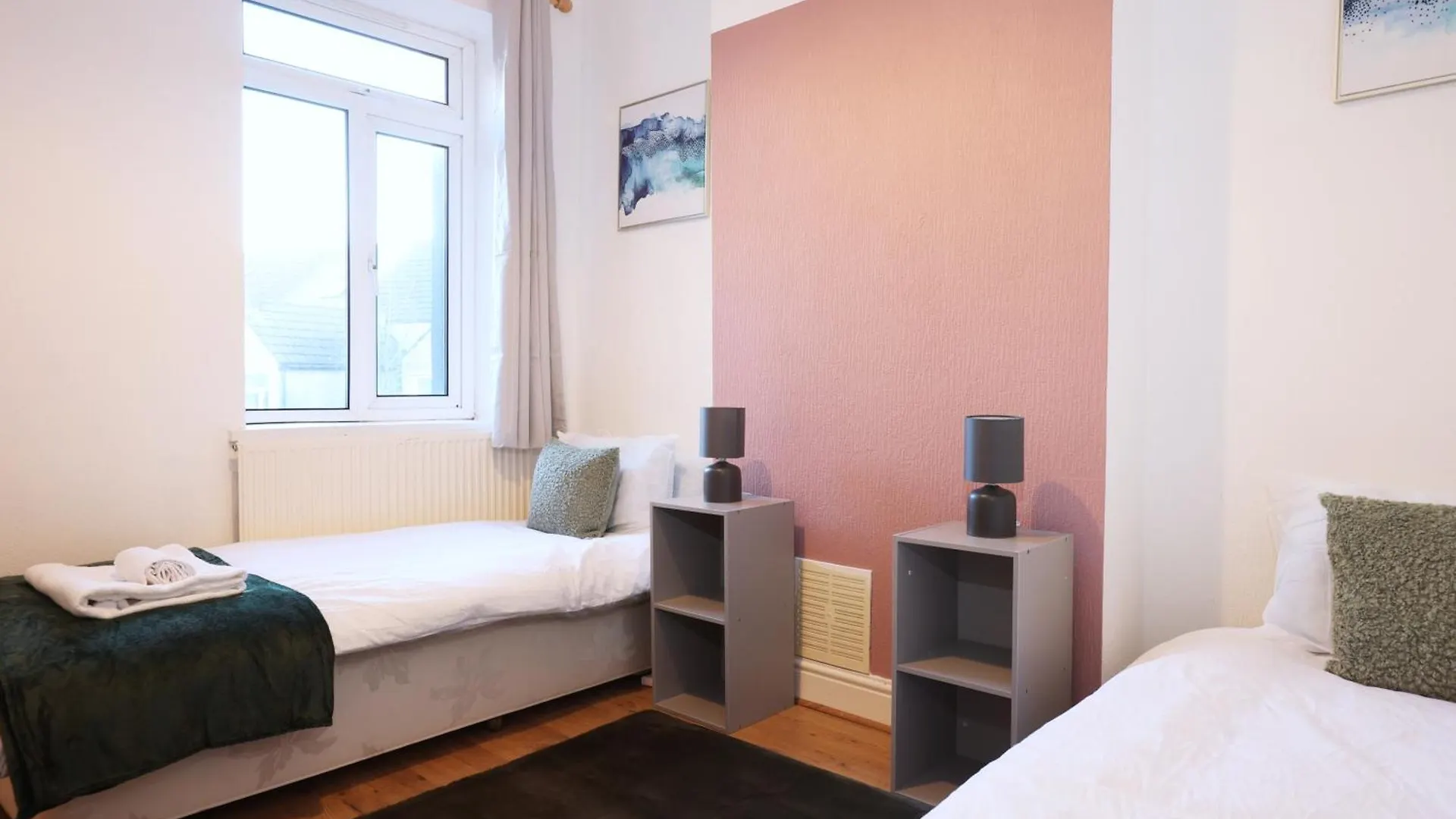 Mansfield House By N And N Stays Ltd,Perfect For Contractors & Workers, Close To Principality Stadium, Great Location, Free Parking 0*, Cardiff Reino Unido